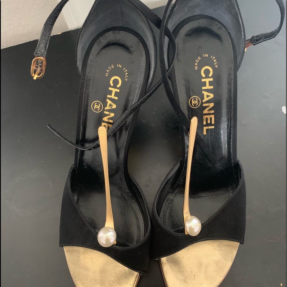 - Chanel Sandals /Buckle broke 2 half inches/ toy can add a new Strap